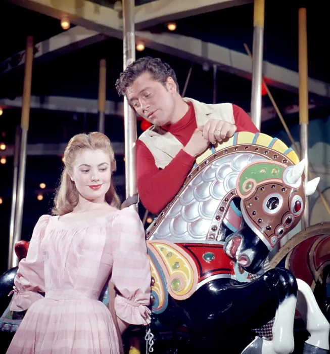 Framed Print : CAROUSEL, Shirley Jones, Gordon MacRae, 1956, TM and Copyright (c) 20th Century Fox Film Corp. All rights reserved. Courtesy: Everett Collection