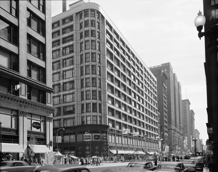 Framed Print : Carson, Pirie, Scott & Company Department Store of 1904 was Louis Sullivan's last large commercial buildings Framed Print : Carson, Pirie, Scott & Company Department Store of 1904 was Louis Sullivan's last large commercial buildings