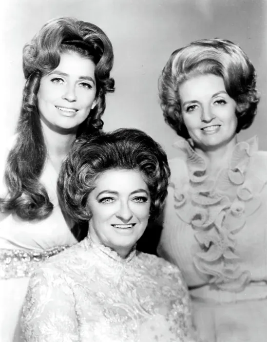 Framed Print : THE CARTER FAMILY, Anita, Maybelle, Helen, c. 1972. Courtesy: CSU Archives  /  Everett Collection