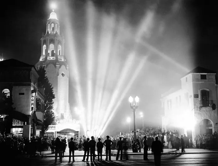 Framed Print : Carthay Circle Theatre during a dramatically lit Hollywood Premier. It was one of the most famous movie palaces of Hollywood's Golden Age Framed Print : Carthay Circle Theatre during a dramatically lit Hollywood Premier. It was one of the most famous movie palaces of Hollywood's Golden Age