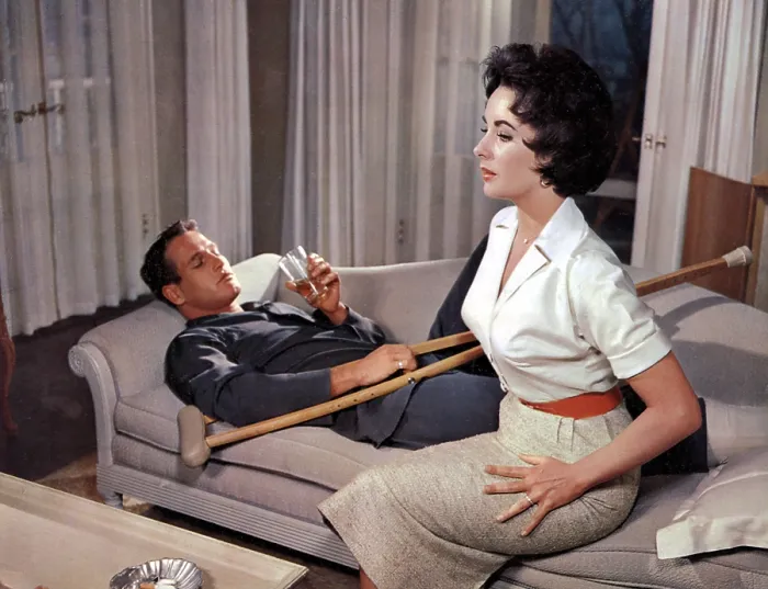 Framed Print : CAT ON A HOT TIN ROOF, Paul Newman, Elizabeth Taylor, 1958 Framed Print : CAT ON A HOT TIN ROOF, Paul Newman, Elizabeth Taylor, 1958