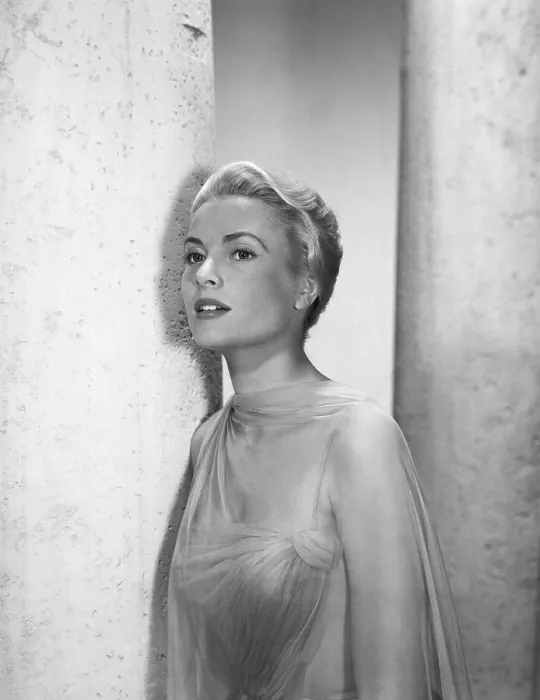 Framed Print : TO CATCH A THIEF, Grace Kelly, portrait by Virgil Apger, 1955 Framed Print : TO CATCH A THIEF, Grace Kelly, portrait by Virgil Apger, 1955