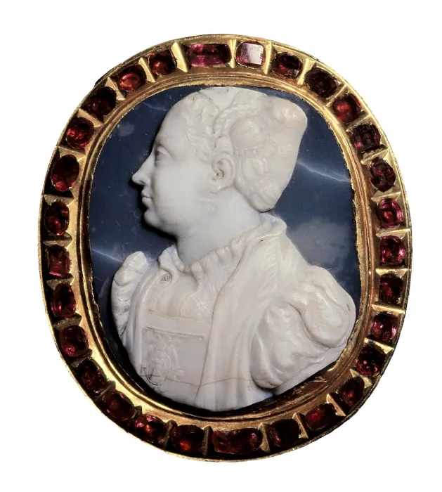 Framed Print : CATHERINE de Medicis (1519-1589). Queen of France (1547-1559), wife of Henry II. Cameo with the image of Catherine de Medicis. Jewelry. ITALY. Florence