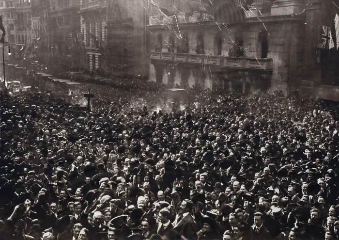 Framed Print : Celebrating American crowd on Peace Monday, Nov. 11, 1918. New Yorkers gathered at Broad and Wall Streets in the Financial District. (BSLOC_2012_4_193)