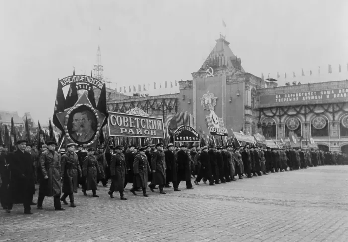 Framed Print : Celebration of the 31st anniversary of the Great October Socialist Revolution in Moscow. 1948. - (BSLOC_2014_15_250) Framed Print : Celebration of the 31st anniversary of the Great October Socialist Revolution in Moscow. 1948. - (BSLOC_2014_15_250)