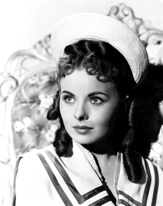 Framed Print : CENTENNIAL SUMMER, Jeanne Crain, 1946, TM & Copyright 20th Century Fox Film Corp. / courtesy Everett Collection
