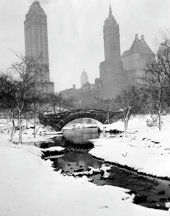 Framed Print : Central Park, New York City, circa 1945. Courtesy: CSU Archives / Everett Collection