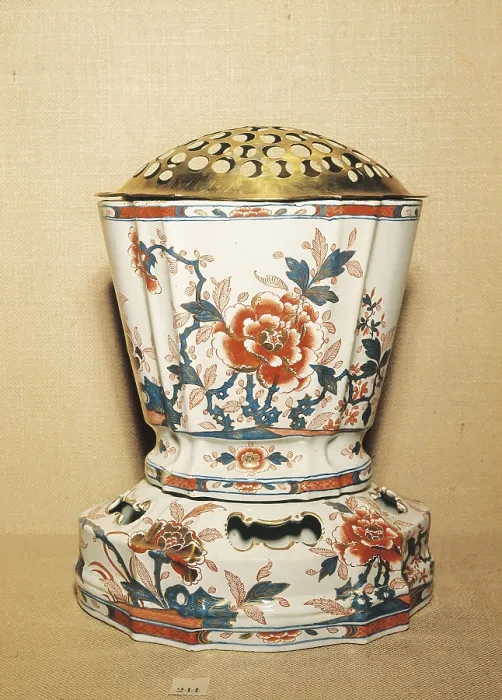 Framed Print : Ceramics of Milan (18th c.) by the factory P. Rubati. Ceramics. AISA / Everett Collection (57078)**US SALES ONLY**