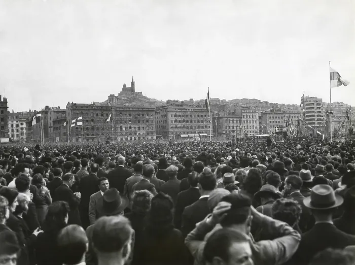 Framed Print : Charles de Gaulle speaking at Marseilles, April 18, 1948