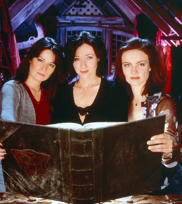 Framed Print : CHARMED, from left: Holly Marie Combs, Shannen Doherty, Lori Rom, 1998, 1998-2006 Framed Print : CHARMED, from left: Holly Marie Combs, Shannen Doherty, Lori Rom, 1998, 1998-2006