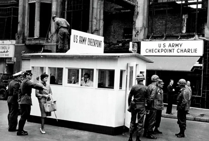 Framed Print : Checkpoint Charlie at the Berlin wall, 9 / 27 / 67. Courtesy: CSU Archives  /  Everett Collection