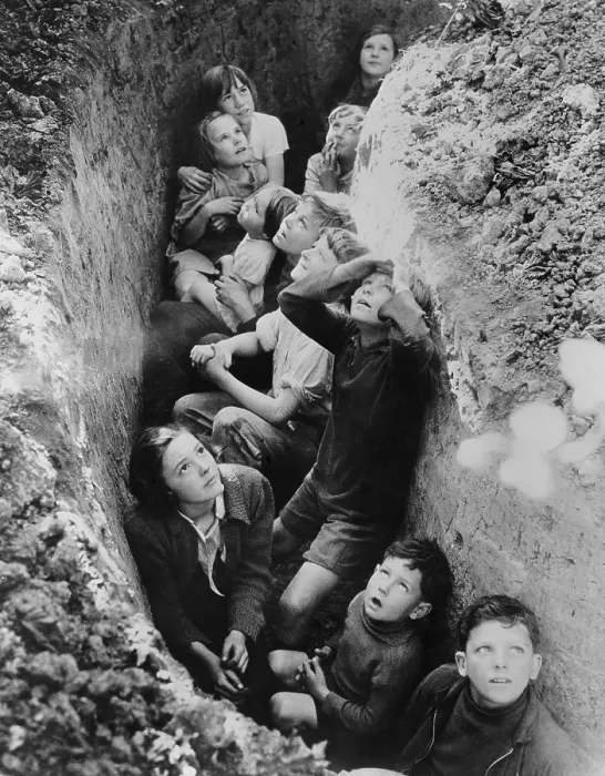 Framed Print : Children in an English bomb shelter during the German bombing of British cities in 1940-41