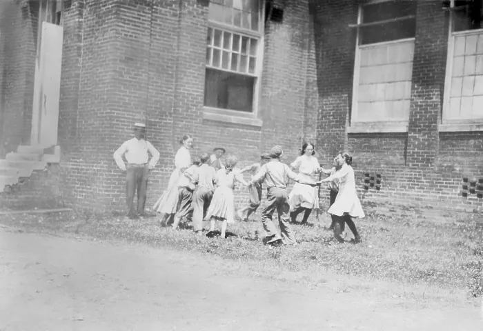Framed Print : Children playing ring around the rosy, Yazoo City, Mississippi, photograph by Lewis Wickes Hine, May, 1911 Framed Print : Children playing ring around the rosy, Yazoo City, Mississippi, photograph by Lewis Wickes Hine, May, 1911