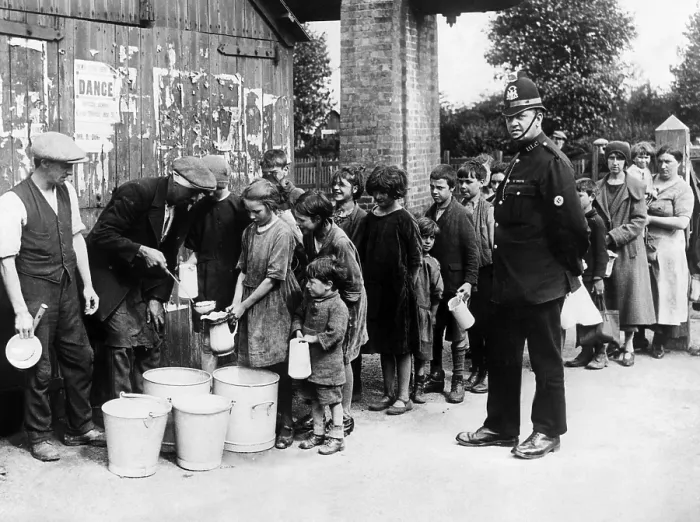 Framed Print : Children of striking coal miners receive their daily soup rations at Langwith Colliery, England, early 1900s. Courtesy: CSU Archives / Everett Collection