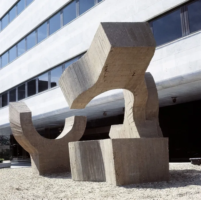Framed Print : CHILLIDAEduardo (1924-2002). Lugar de encuentros VI. 1974. Sculpture on rock. SPAIN. Madrid. Juan March Foundation. AISA / Everett Collection - Image has fine art copyright
