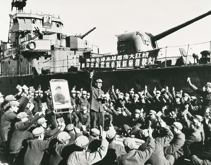 Framed Print : China. Cultural Revolution (1966-1967). Chinese army marines with Mao's 'Red Book'. AISA / Everett Collection**US SALES ONLY** Framed Print : China. Cultural Revolution (1966-1967). Chinese army marines with Mao's 'Red Book'. AISA / Everett Collection**US SALES ONLY**