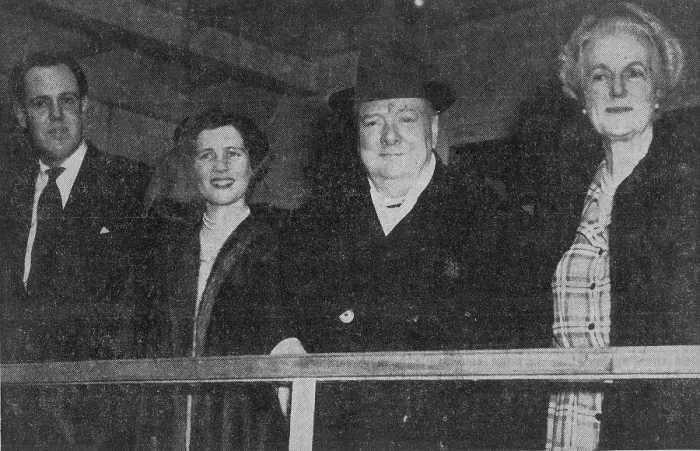 Framed Print : Christopher Soames, Mary Churchill, Winston Churchill, Clementine Churchill, Original caption: Mr Framed Print : Christopher Soames, Mary Churchill, Winston Churchill, Clementine Churchill, Original caption: Mr