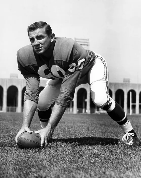Framed Print : Chuck Bednarik, center and linebacker for the Philadelphia Eagles, 1959. Courtesy: CSU Archives / Everett Collection