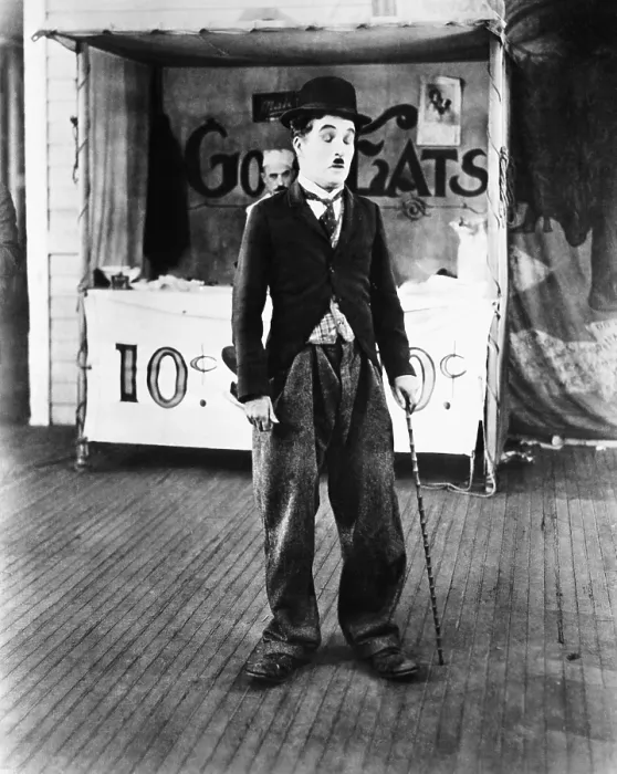 Framed Print : THE CIRCUS, Charles Chaplin, 1928 Framed Print : THE CIRCUS, Charles Chaplin, 1928