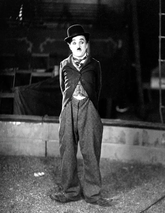 Framed Print : THE CIRCUS, Charlie Chaplin, 1928
