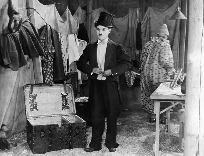 Framed Print : THE CIRCUS, Charlie Chaplin, 1928
