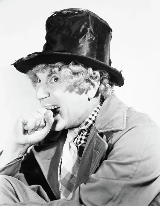 Framed Print : AT THE CIRCUS, Harpo Marx, 1939