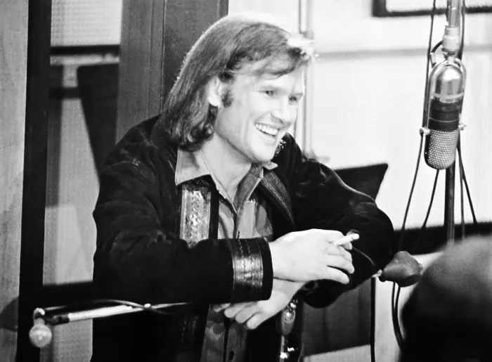 Framed Print : CISCO PIKE, Kris Kristofferson in the recording studio, 1972