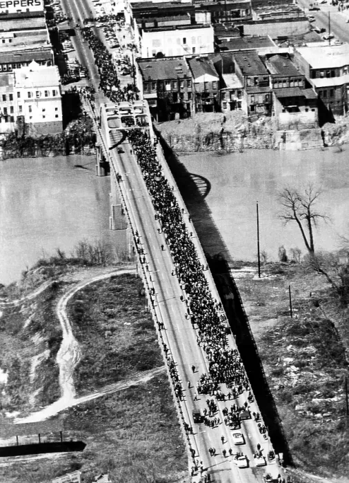 Framed Print : Civil Rights March (Selma to Montgomery March) over Pettus Bridge, Selma, Alabama, 03-21-1965.. Courtesy: CSU Archives  /  Everett Collection