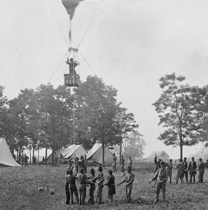 Framed Print : US Civil War, Peninsula Campaign, April-August, 1862. Professor Thaddeus Lowe ascending in the Intrepid to observe the Battle of Fair Oaks / Seven Pines, May 31-June 1, 1862