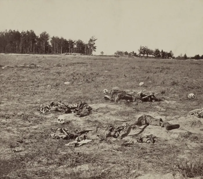 Framed Print : US Civil War, Peninsula Campaign, Seven Days Battles, June 25-July 1, 1862. Unburied dead remain on the field from the Battle of Gaines Mills, of June 27, 1862 Framed Print : US Civil War, Peninsula Campaign, Seven Days Battles, June 25-July 1, 1862. Unburied dead remain on the field from the Battle of Gaines Mills, of June 27, 1862