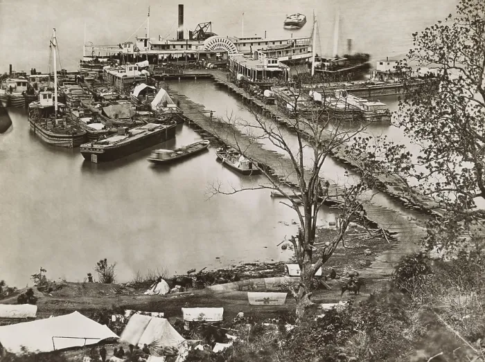 Framed Print : US Civil War. Petersburg Campaign, June 9, 1864 to March 25, 1865. Union wharf for landing supplies on the James River, in late 1864-1865 (BSLOC_2018_9_133)