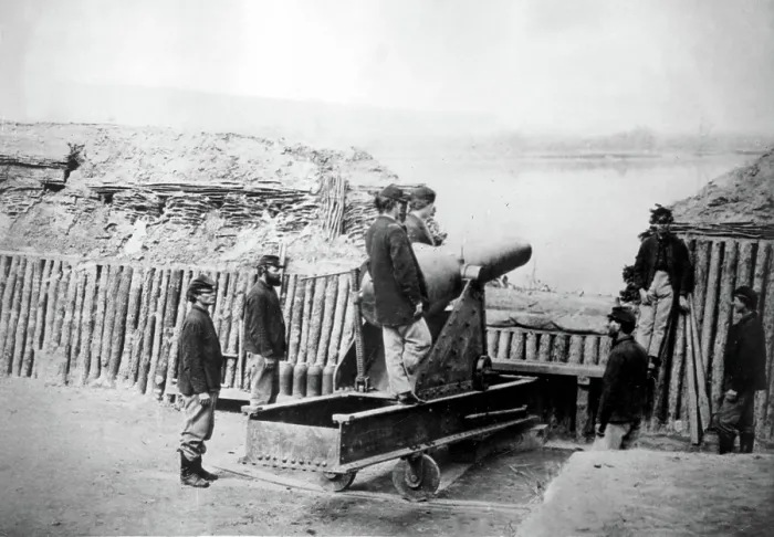 Framed Print : CIVIL WAR-Union battery on the James River near Richmond, VA.. Courtesy: CSU Archives  /  Everett Collection