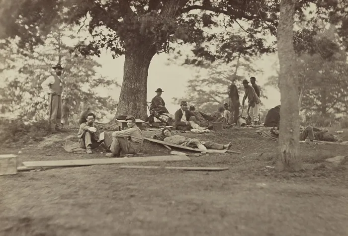 Framed Print : US Civil War. Wounded Union soldiers resting in Fredericksburg in May 1864 Framed Print : US Civil War. Wounded Union soldiers resting in Fredericksburg in May 1864
