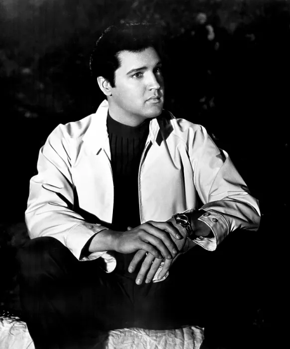 Framed Print : CLAMBAKE, Elvis Presley, 1967 Framed Print : CLAMBAKE, Elvis Presley, 1967