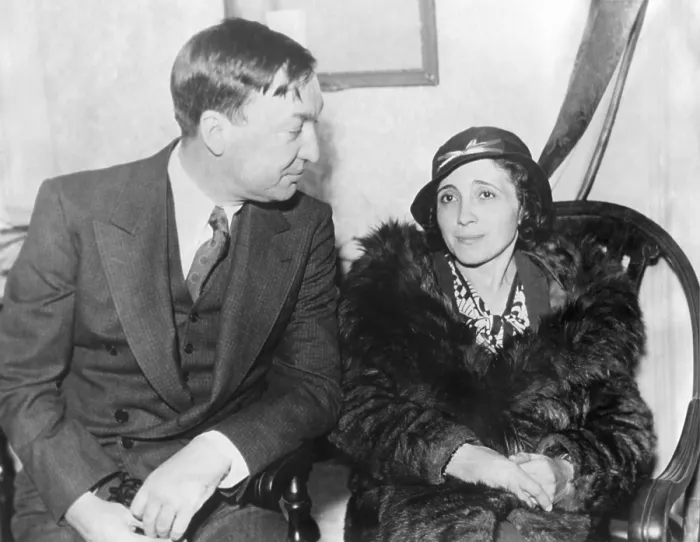 Framed Print : Clara Morgan Touhy, wife of gang leader, Roger Touly, with her husband's defense attorney. Nov. 21, 1933, Federal court, St. Paul, Minnesota
