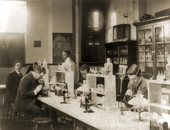Framed Print : Class in bacteriology at Howard University ca. 1899. Howard University educated African American professionals when most U.S. colleges refused admission to blacks
