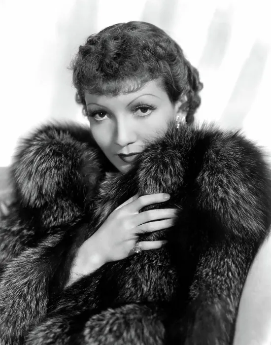 Framed Print : CLAUDETTE COLBERT, Paramount Pictures, 1935 Framed Print : CLAUDETTE COLBERT, Paramount Pictures, 1935