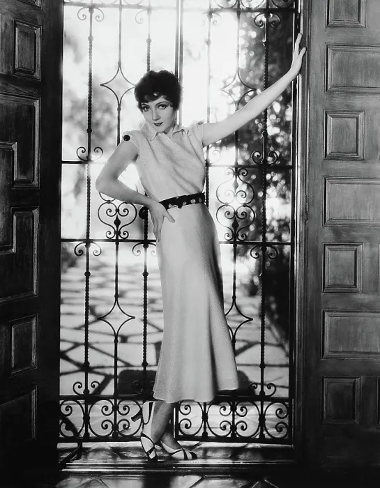 Framed Print : CLAUDETTE COLBERT, Paramount Pictures, 7 / 15 / 32