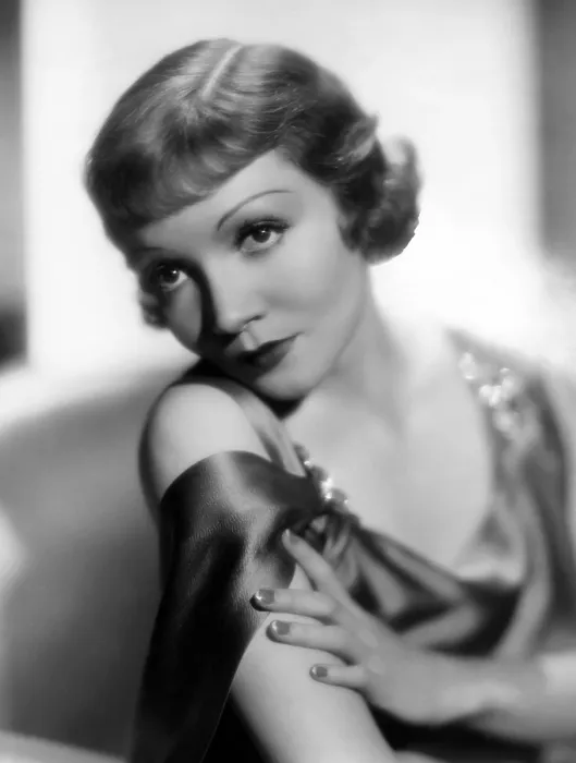 Framed Print : Claudette Colbert, Paramount Pictures portrait, ca. 1934 Framed Print : Claudette Colbert, Paramount Pictures portrait, ca. 1934