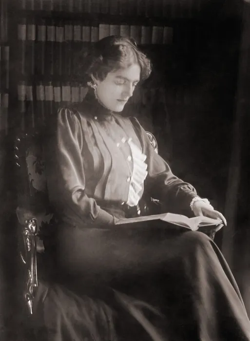 Framed Print : Clementine Churchill (1885-1977), wife of British politician Winston Churchill, reading a book. Ca. 1910