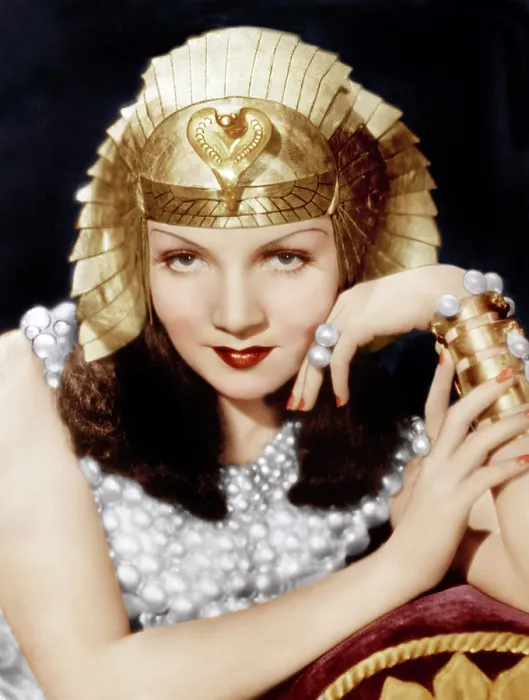 Framed Print : CLEOPATRA, Claudette Colbert, 1934
