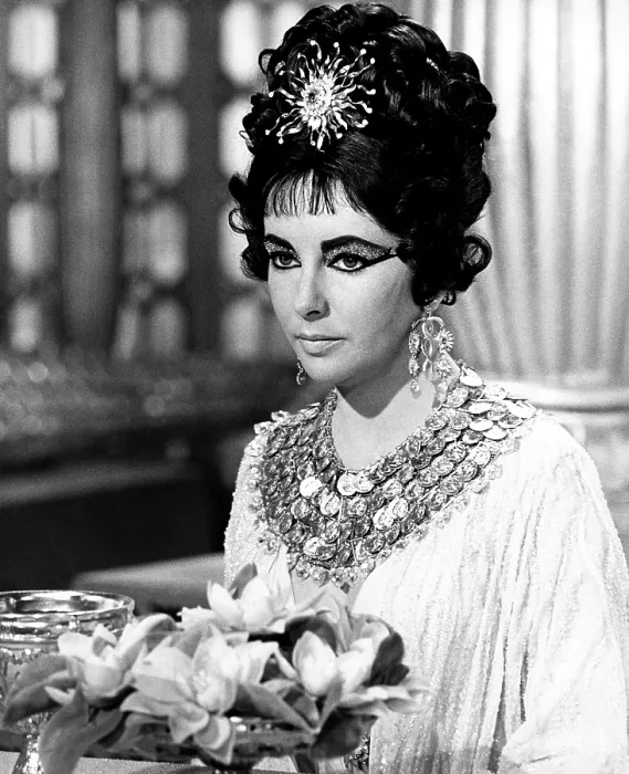 Framed Print : CLEOPATRA, Elizabeth Taylor, 1963. TM & Copyright 20th Century Fox Film Corporation / courtesy Everett Collection