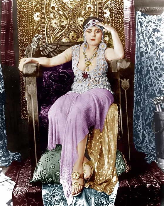 Framed Print : CLEOPATRA, Theda Bara, 1917. Fox Film Corporation. TM & Copyright / courtesy Everett Collection Framed Print : CLEOPATRA, Theda Bara, 1917. Fox Film Corporation. TM & Copyright / courtesy Everett Collection