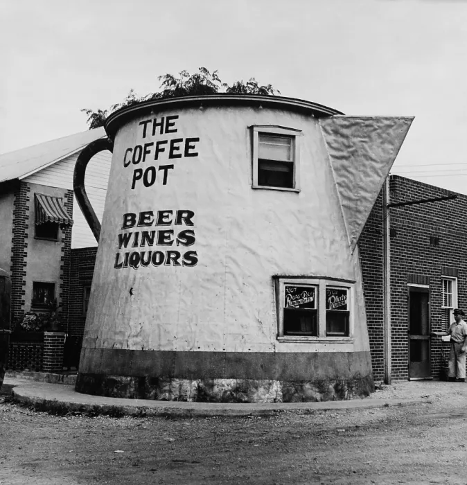 Framed Print : The Coffee Pot restaurant in New Bedford, Pennsylvania, Sept. 1943. Photo by Esther Bubley. (BSLOC_2013_8_84)