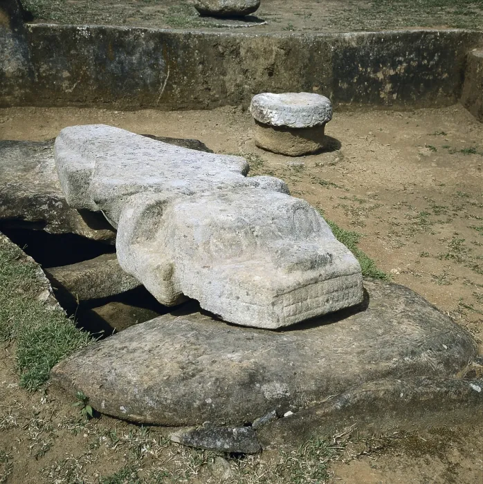 Framed Print : COLOMBIA. HUILA. San Agustin. Alto de los Idolos Archaeological Park. Sarcophagus with a tombstane shaped as a crocodrile, from the pre-Columbian era (6th BC). Pre-Columbian art