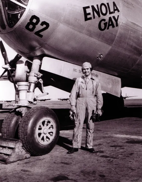 Framed Print : Colonel Paul Tibbets in front of the Enola Gay, ROSWELL ARMY AIR FIELD, New Mexico 1945
