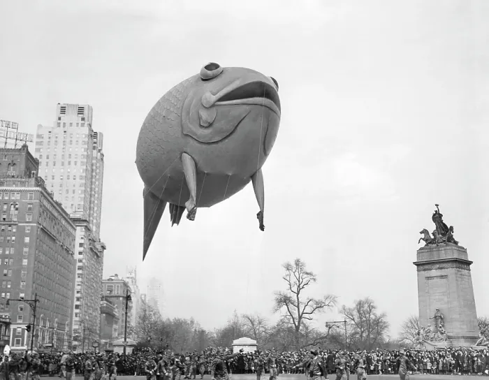 Framed Print : Columbus Circle: The Macy's Thanksgiving Day Parade, New York, November 21, 1941.. Courtesy: CSU Archives  /  Everett Collection