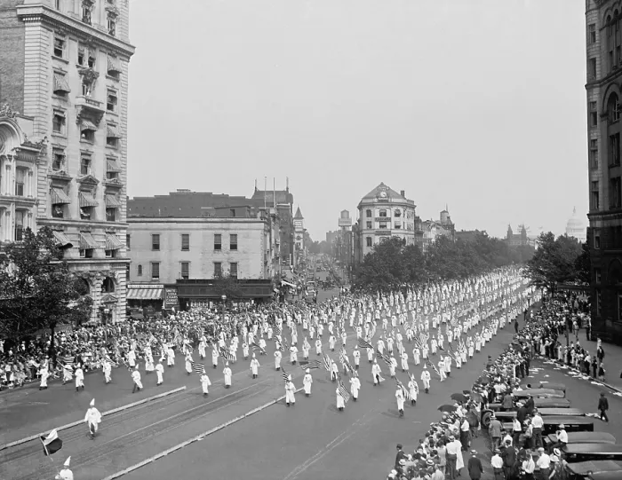 Framed Print : Columns of Ku Klux Klansmen march down Pennsylvania Avenue on August 8, 1925. They were among the 25, 000 to 35, 000 who marched unmasked in Washington, D.C. (BSLOC_2015_16_180)
