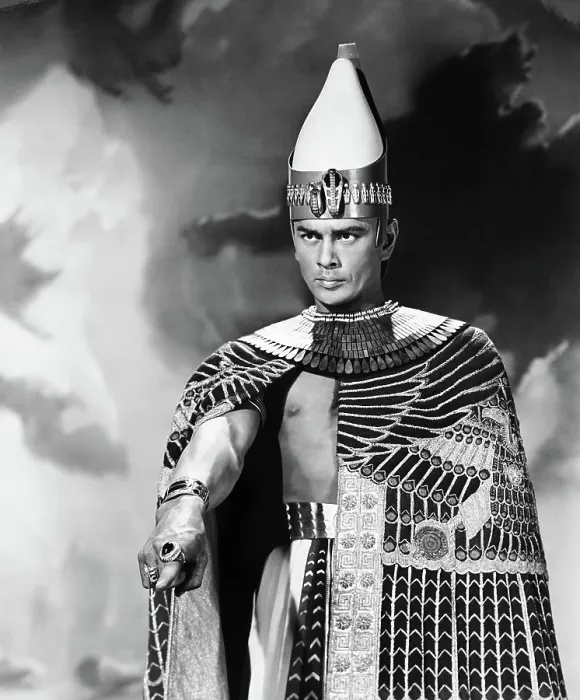 Framed Print : THE TEN COMMANDMENTS, Yul Brynner, 1956 Framed Print : THE TEN COMMANDMENTS, Yul Brynner, 1956