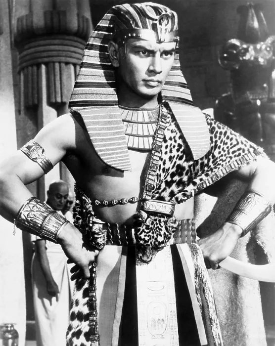 Framed Print : THE TEN COMMANDMENTS, Yul Brynner, 1956 Framed Print : THE TEN COMMANDMENTS, Yul Brynner, 1956